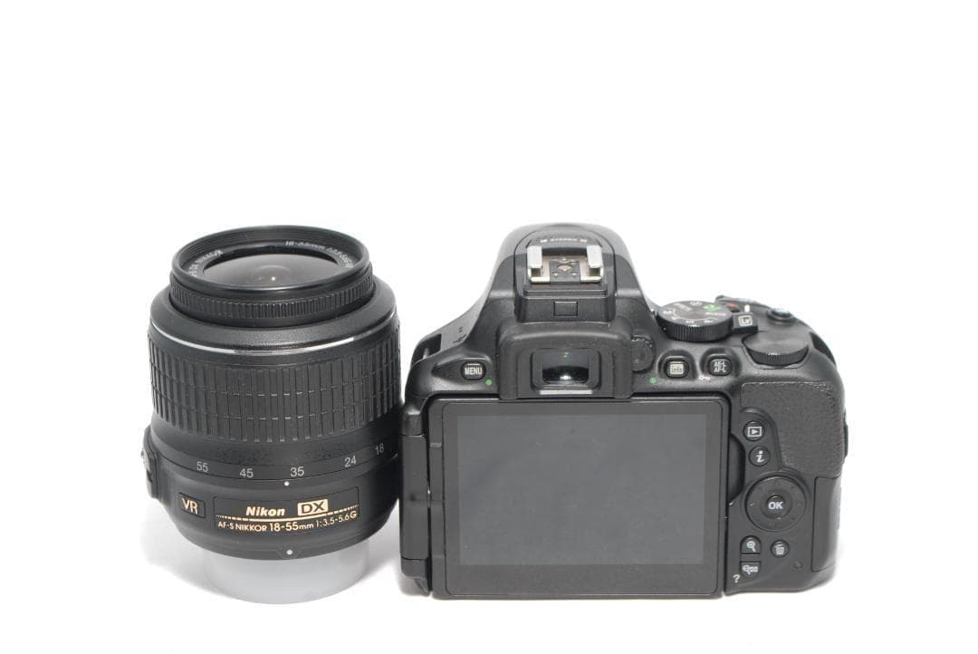 ✨Nikon D5600✨美品✨ショット数2,904✨初心者向け✨一眼レフ✨