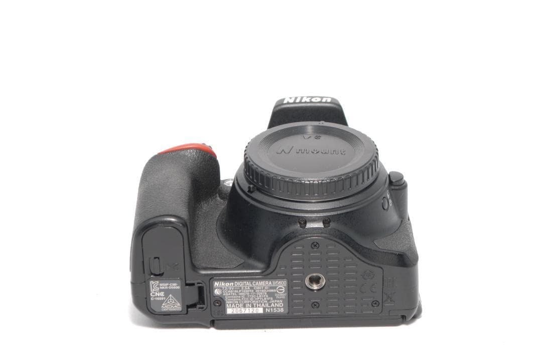 ✨Nikon D5600✨美品✨ショット数2,904✨初心者向け✨一眼レフ✨
