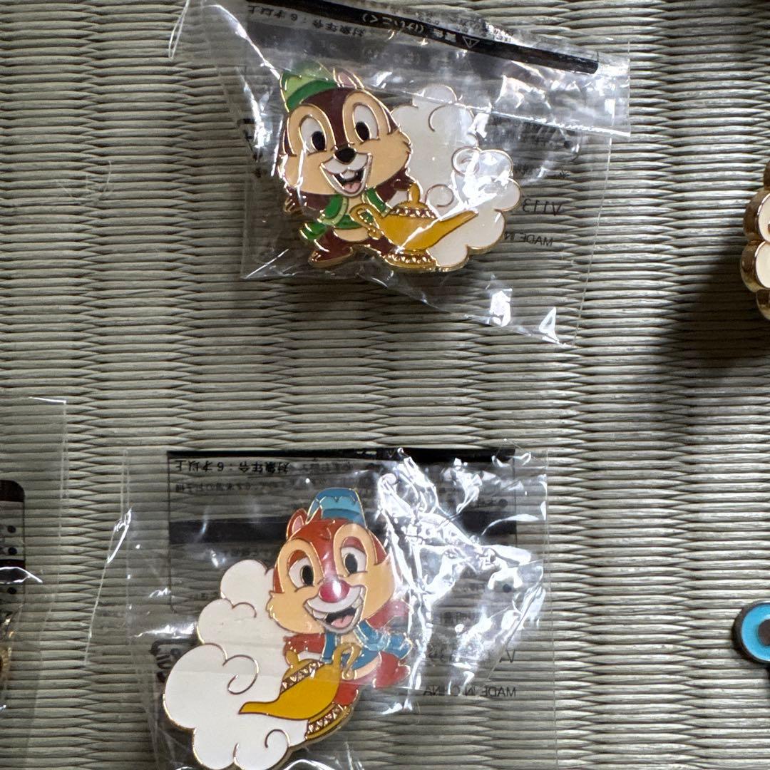 ディズニー　チップとデール他ピンバッジセット 8個　バラ売り可能