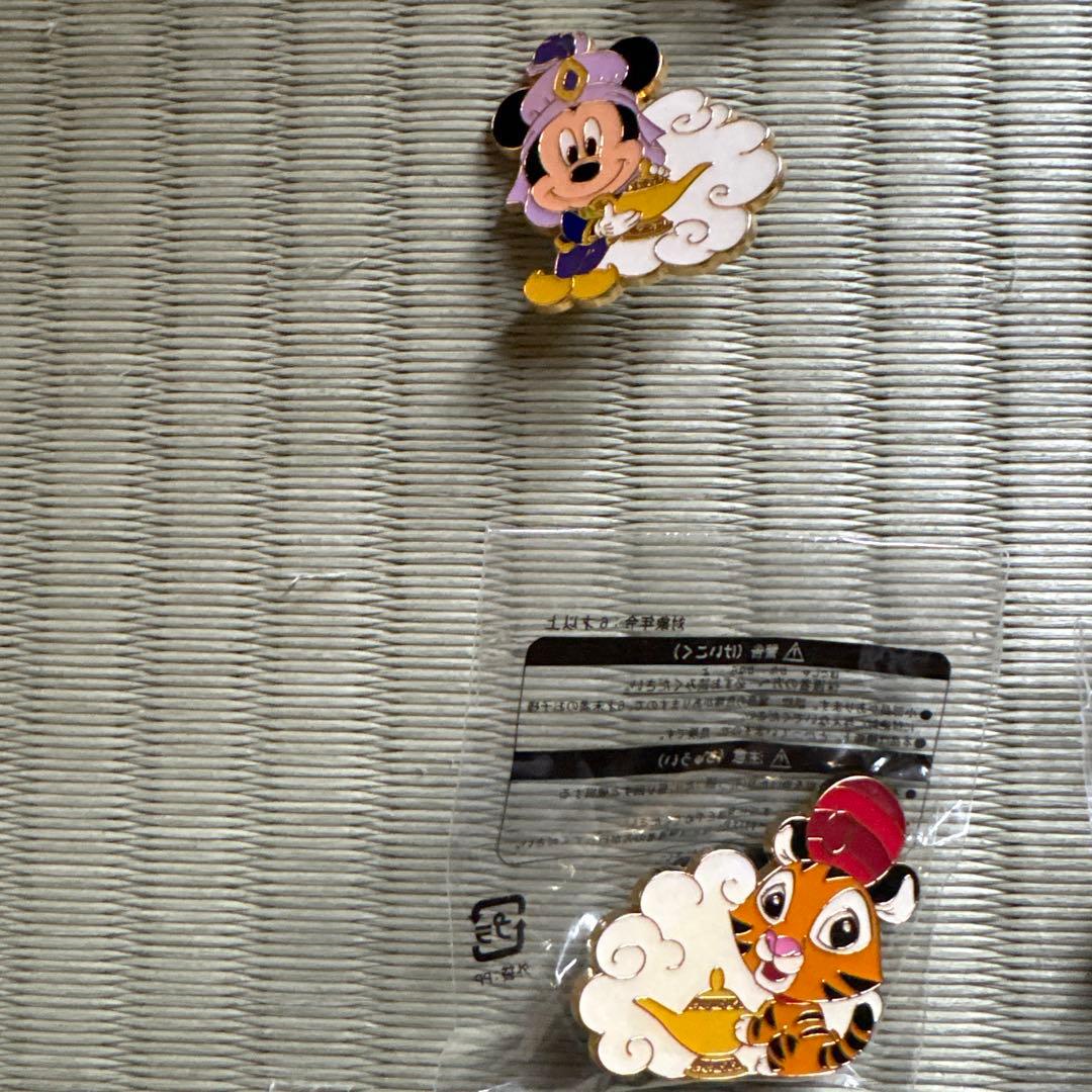 ディズニー　チップとデール他ピンバッジセット 8個　バラ売り可能