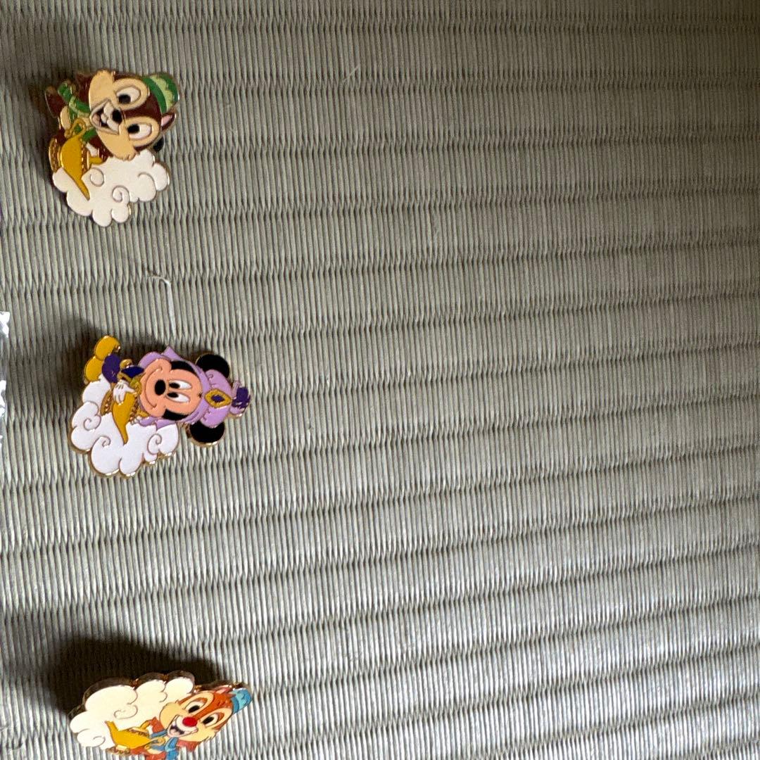 ディズニー　チップとデール他ピンバッジセット 8個　バラ売り可能