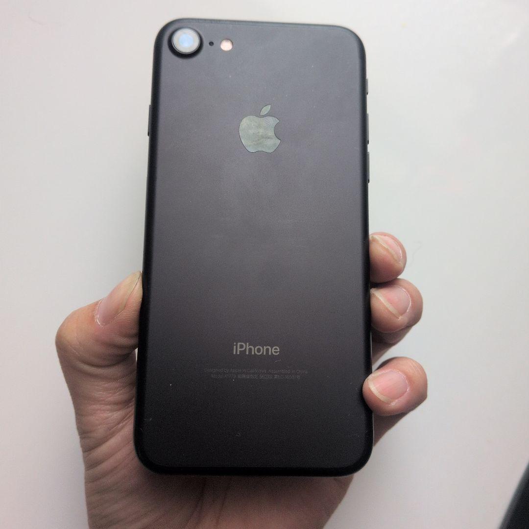 iPhone７ 32GB　傷無し、動作良好 【超美品】早い者勝ち！！