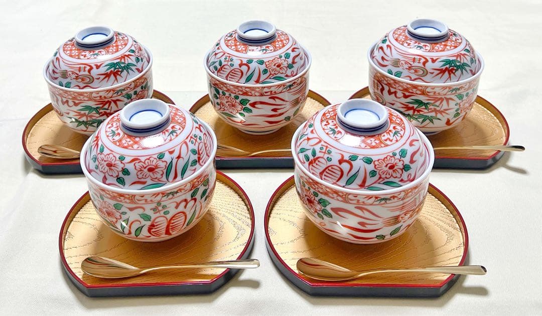 有田焼　喜峰窯　赤絵花竹鳥文　蓋付き碗＆漆器半月皿＆スブ－ン　茶碗蒸し器セット