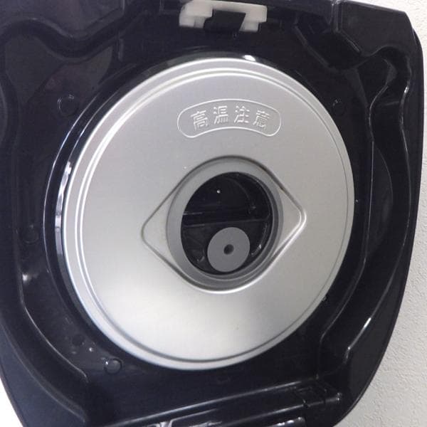 タイガー IHジャー炊飯器 5.5合炊き JPW-B100 2022年製