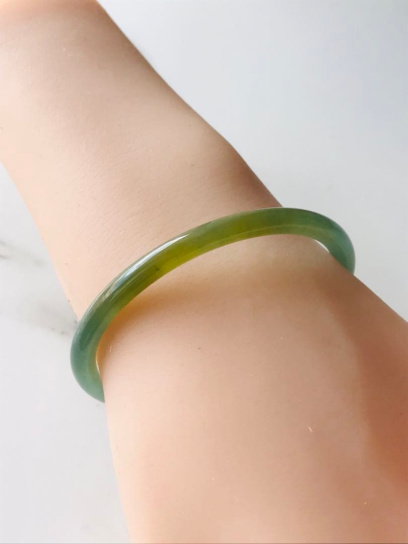 【B1210-0141】翡翠　ヒスイ　バングル　希少　グアテマラ産　55.1mm