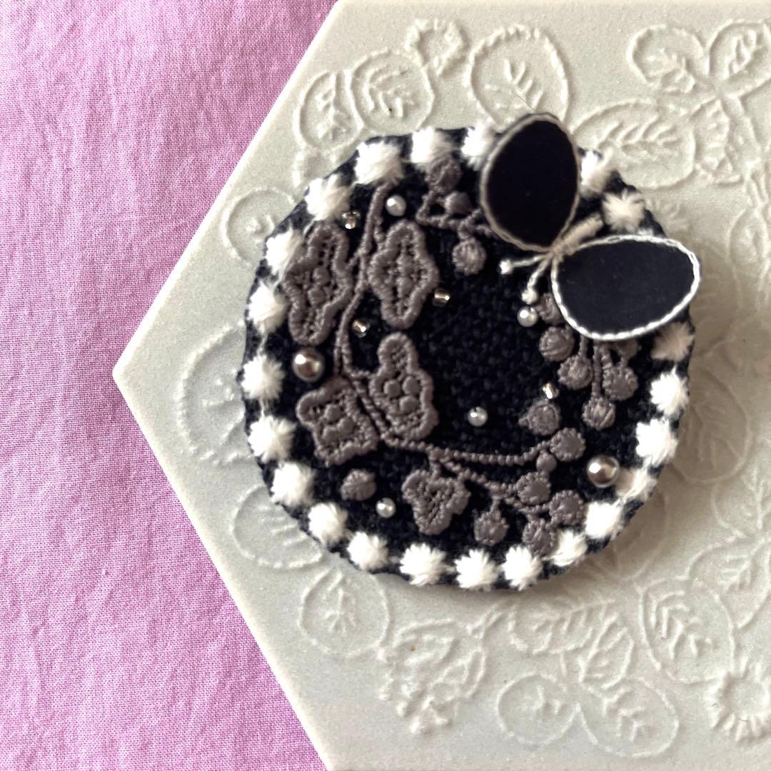 ⑫49ミナペルホネン　ハンドメイド　ブローチアクセサリー