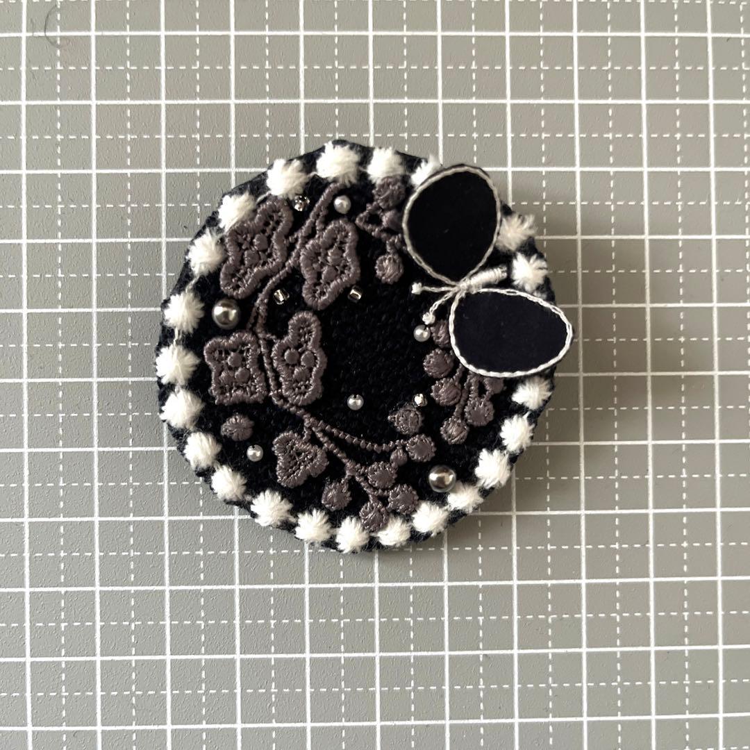 ⑫49ミナペルホネン　ハンドメイド　ブローチアクセサリー