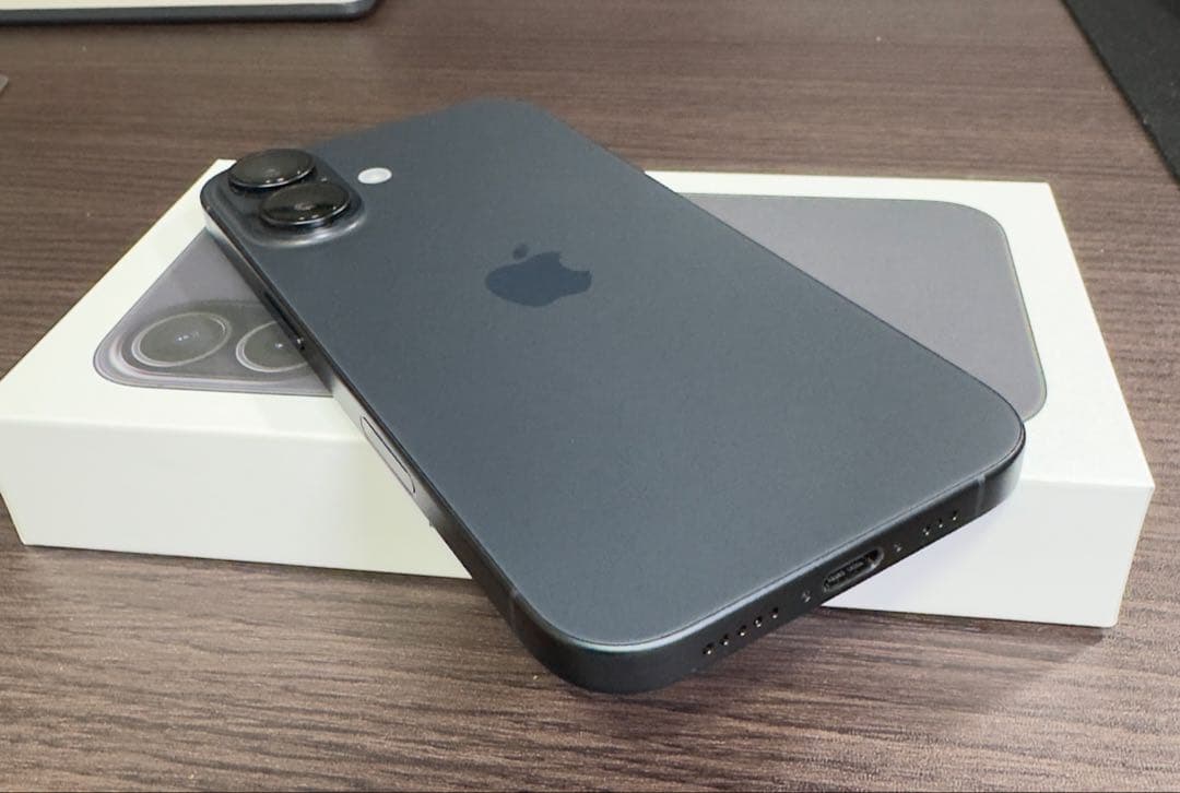 Apple iPhone 16 ブラック　128GB