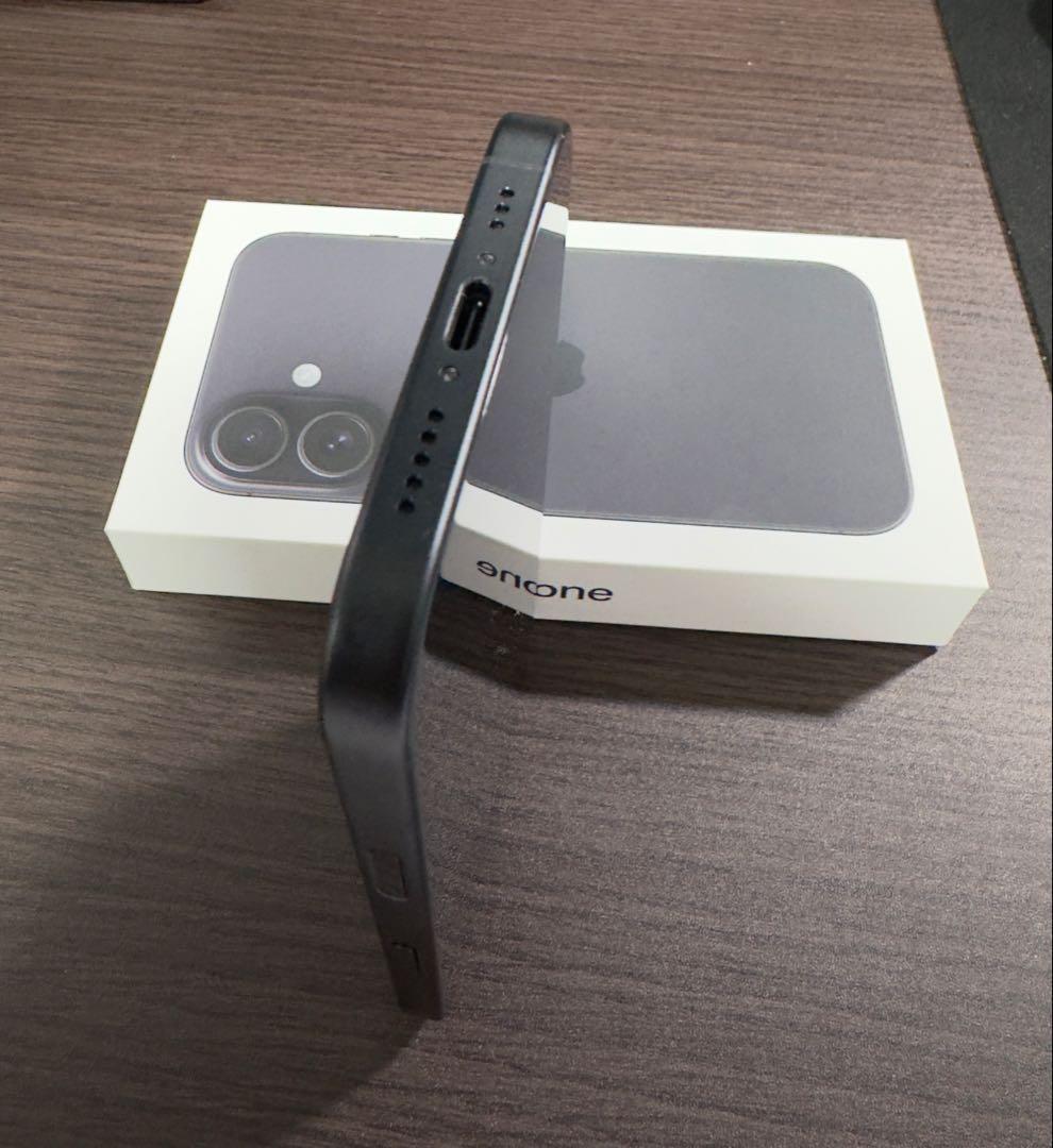 Apple iPhone 16 ブラック　128GB