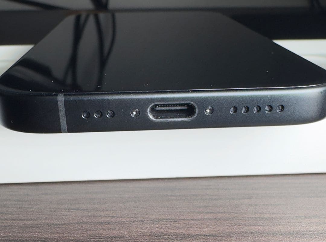 Apple iPhone 16 ブラック　128GB