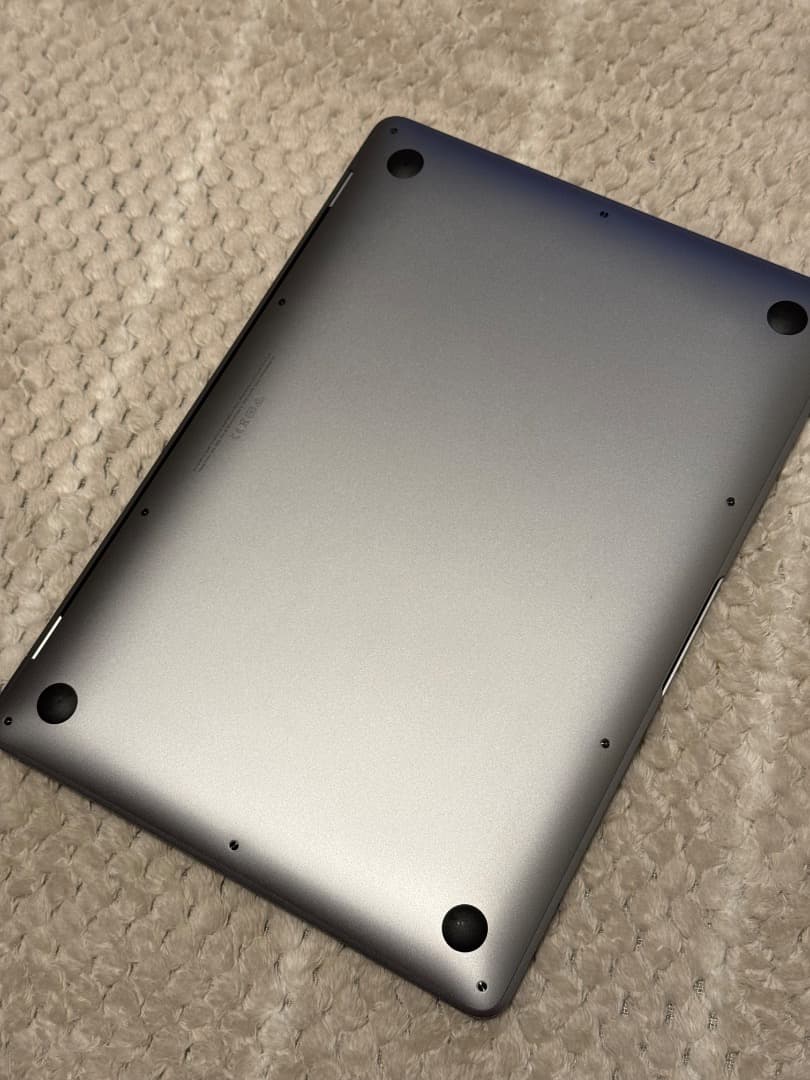 MacBook Air M1 16GB, SSD 1TB 本体 画面に傷あり