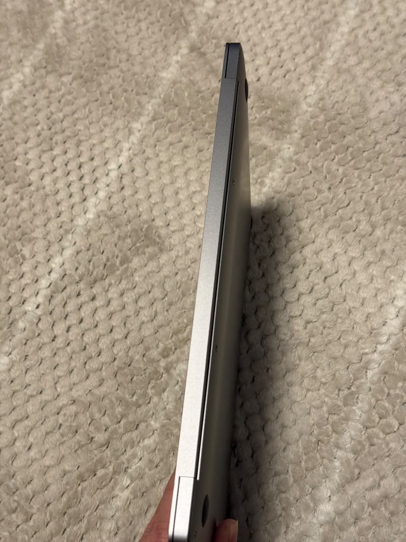 MacBook Air M1 16GB, SSD 1TB 本体 画面に傷あり
