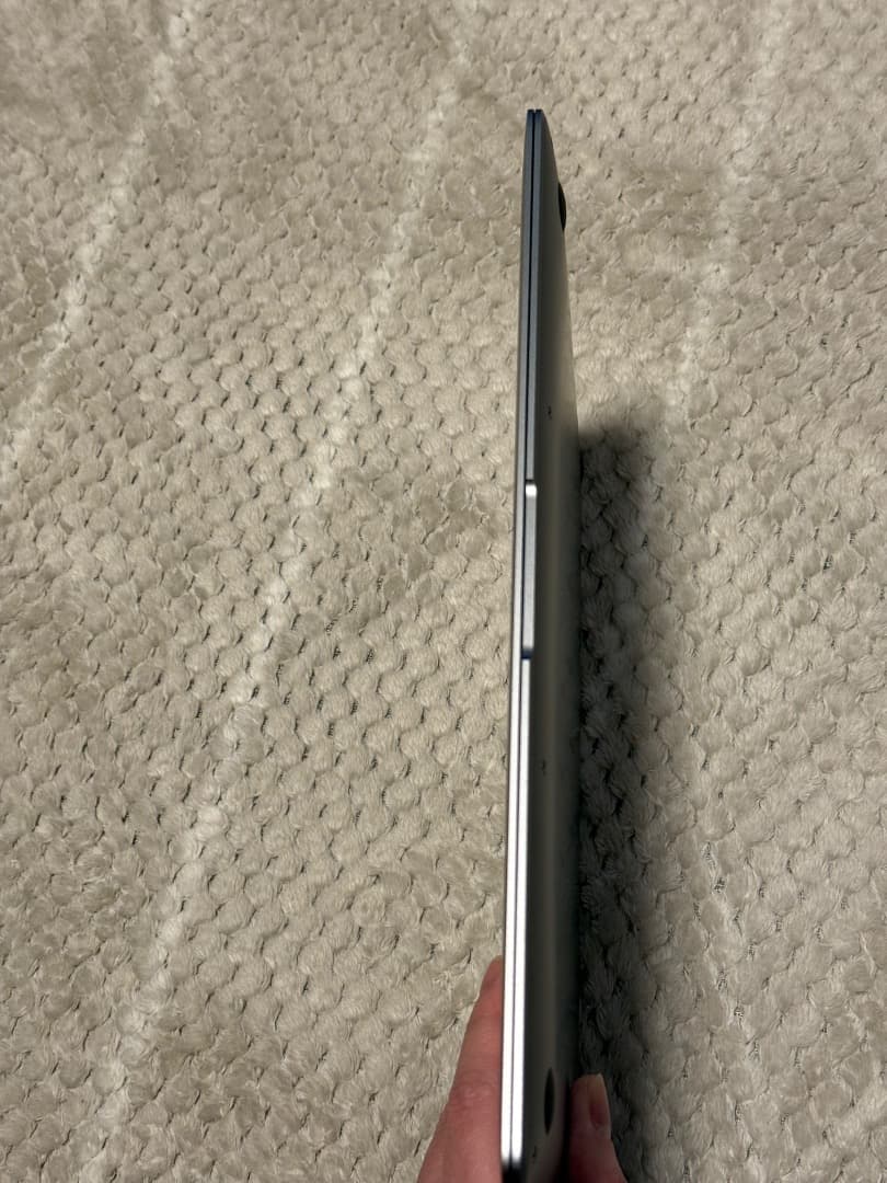 MacBook Air M1 16GB, SSD 1TB 本体 画面に傷あり