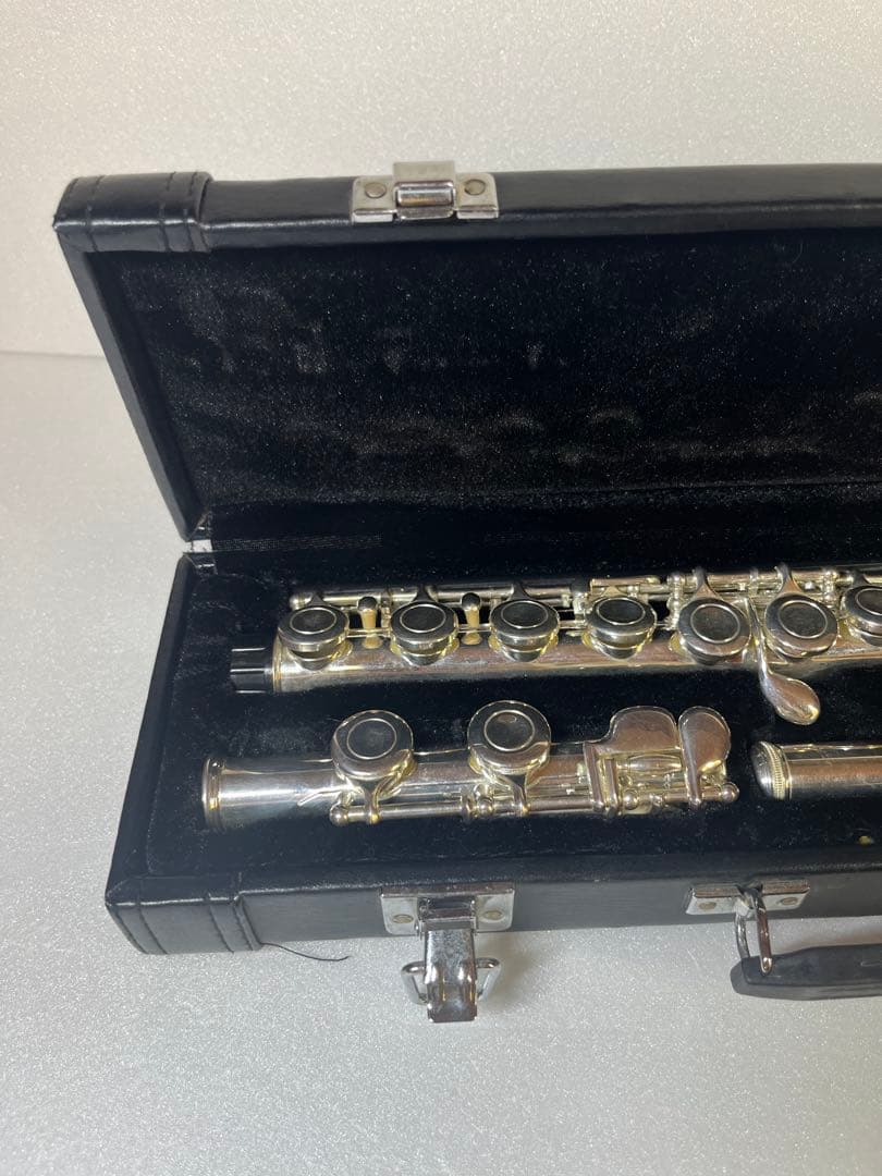 Soloist フルート本体 ケース付　練習はまずはリユース品で試してみませんか