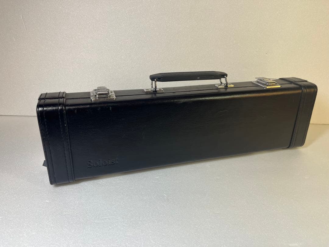 Soloist フルート本体 ケース付　練習はまずはリユース品で試してみませんか