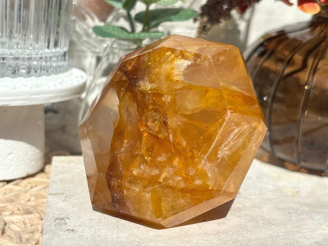 《虹をまとう太陽＊リモナイトインクォーツ×ダイヤ型》