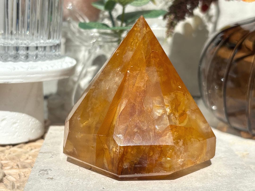 《虹をまとう太陽＊リモナイトインクォーツ×ダイヤ型》