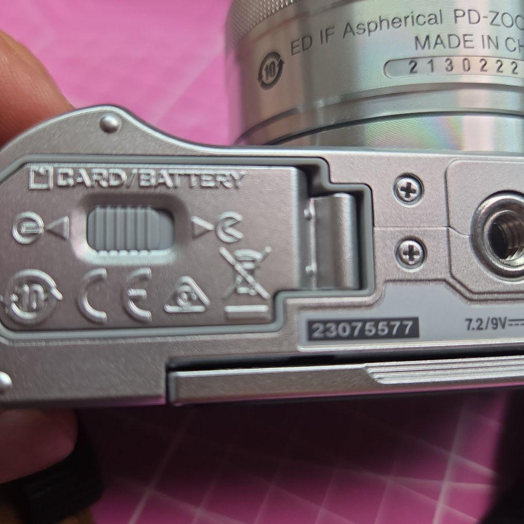 ジャンク品　Nikon 1 J5 本体とバッテリー付き