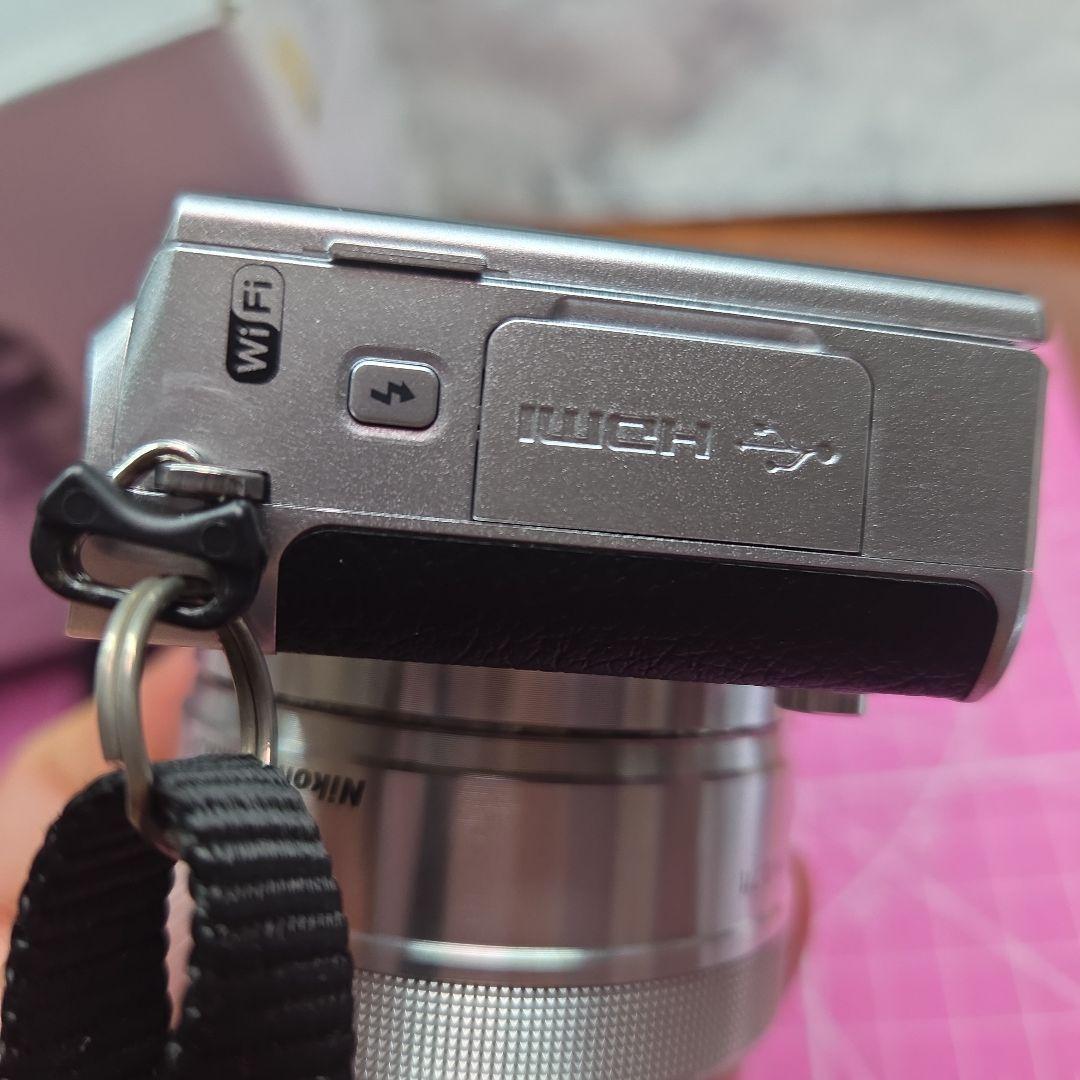 ジャンク品　Nikon 1 J5 本体とバッテリー付き