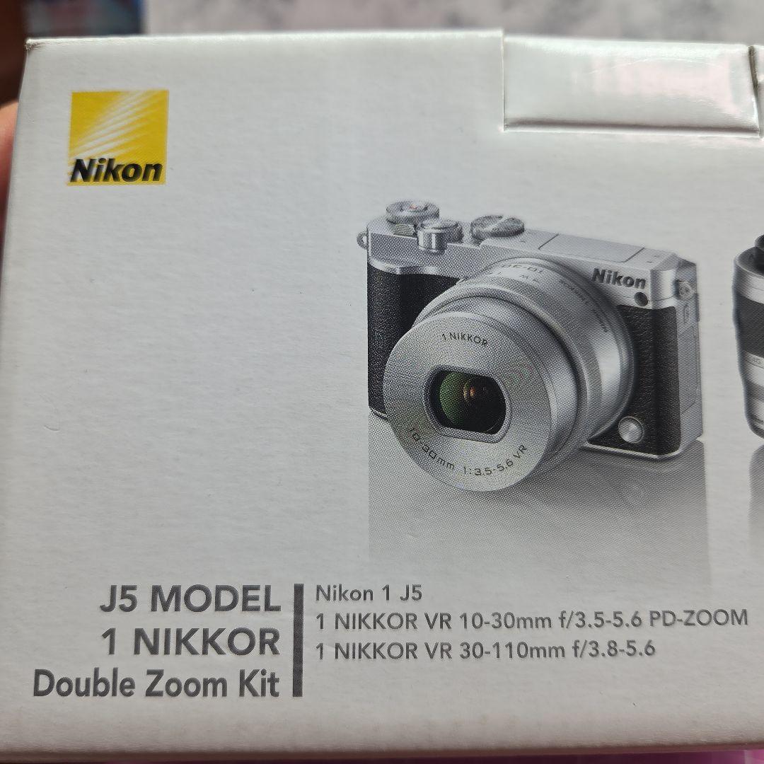 ジャンク品　Nikon 1 J5 本体とバッテリー付き