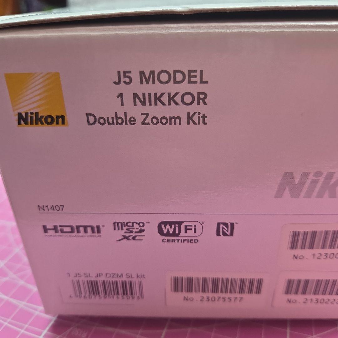 ジャンク品　Nikon 1 J5 本体とバッテリー付き