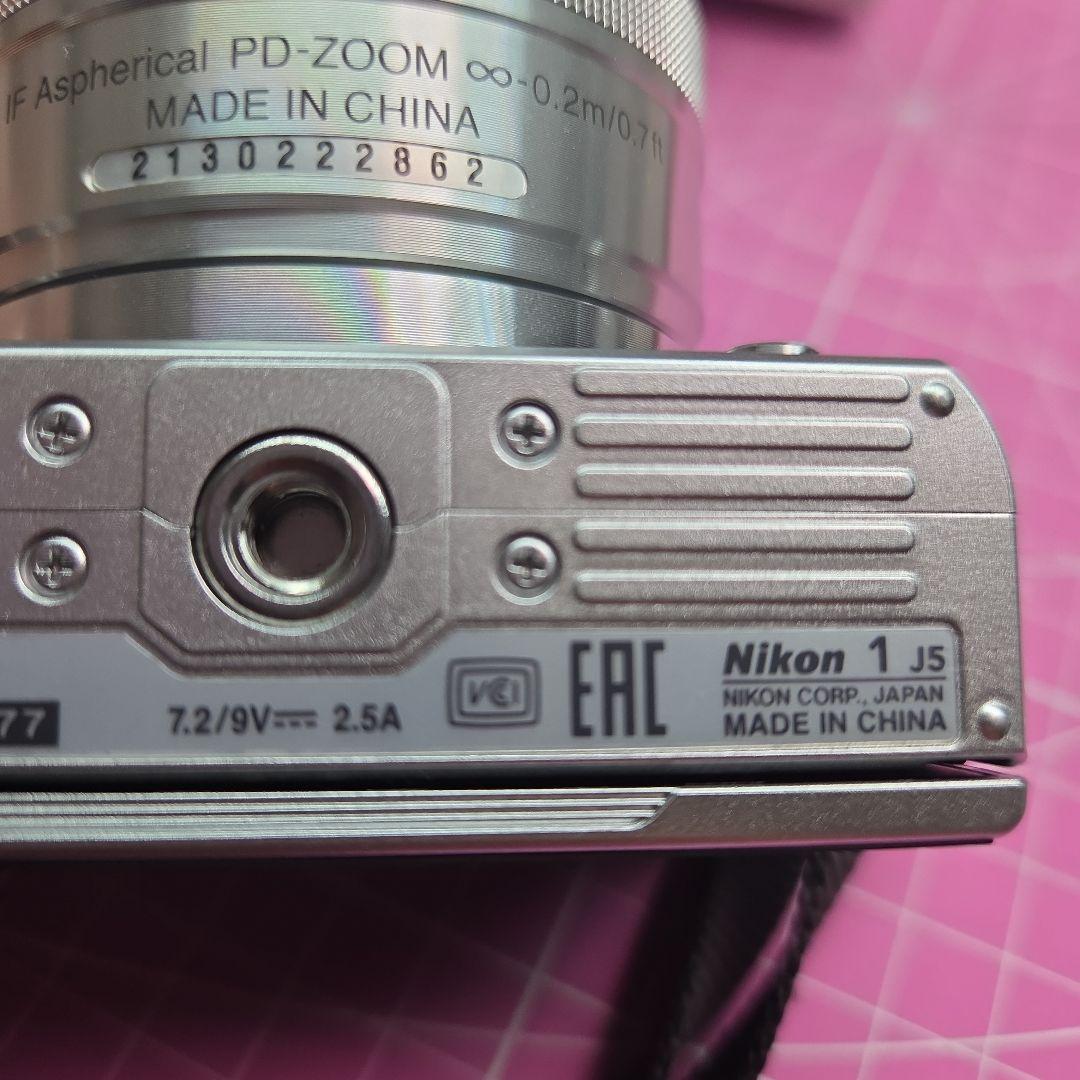 ジャンク品　Nikon 1 J5 本体とバッテリー付き