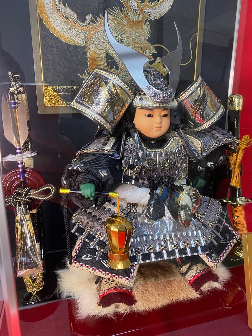 若大将　東京久月　五月人形　家紋付き兜鎧飾り　オルゴール付き六角形ガラスケース入