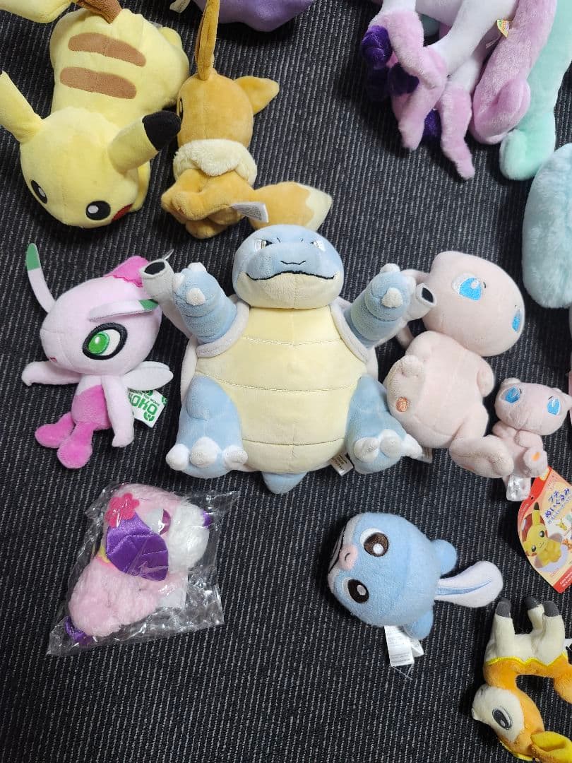 クレヨンしんちゃん　ポケモン　　ちいかわ　まとめ売り