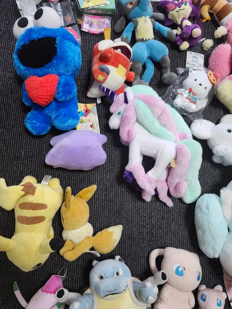 クレヨンしんちゃん　ポケモン　　ちいかわ　まとめ売り