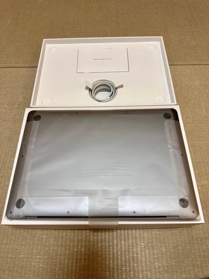 【美品　液晶・キーボード保護】MacBookAir 2020 16GB 充放電少