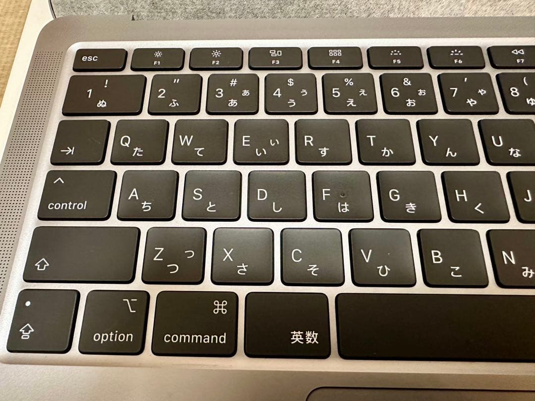 【美品　液晶・キーボード保護】MacBookAir 2020 16GB 充放電少
