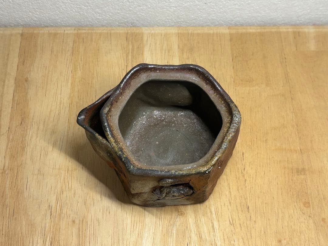 127. 備前焼 宝瓶 登り窯 カニと貝(タニシ) 6角 手びねり 急須