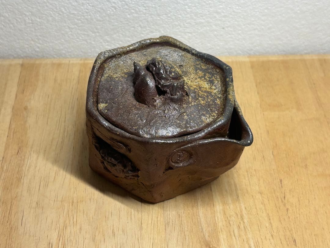 127. 備前焼 宝瓶 登り窯 カニと貝(タニシ) 6角 手びねり 急須