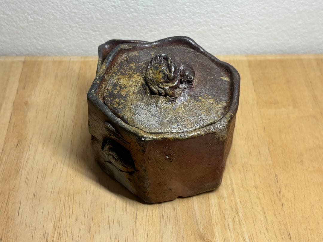 127. 備前焼 宝瓶 登り窯 カニと貝(タニシ) 6角 手びねり 急須