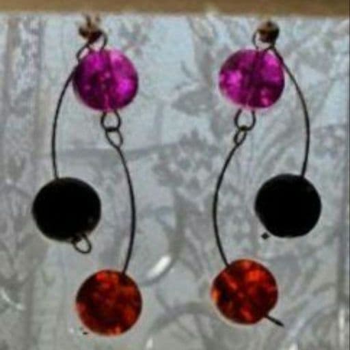 注文可能799円●3色ハンドメイド　ピアス　イヤリング可能●他色可●カニカン可能