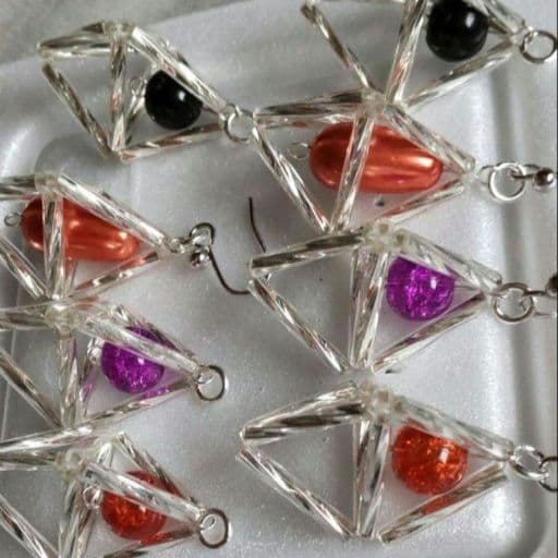 注文可能799円●3色ハンドメイド　ピアス　イヤリング可能●他色可●カニカン可能