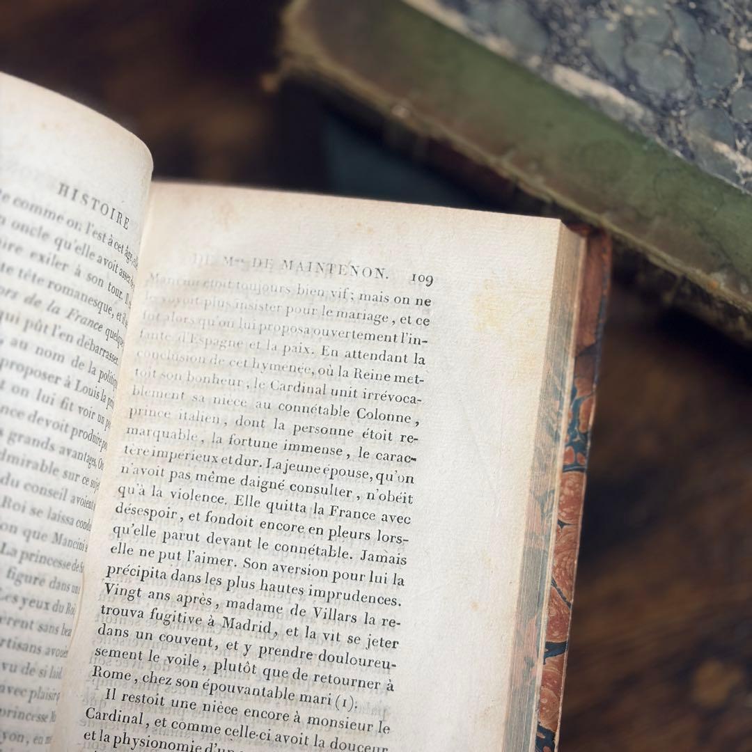 古い革装丁の洋書【5set】 古書　アンティーク ゴールド装飾　インテリア