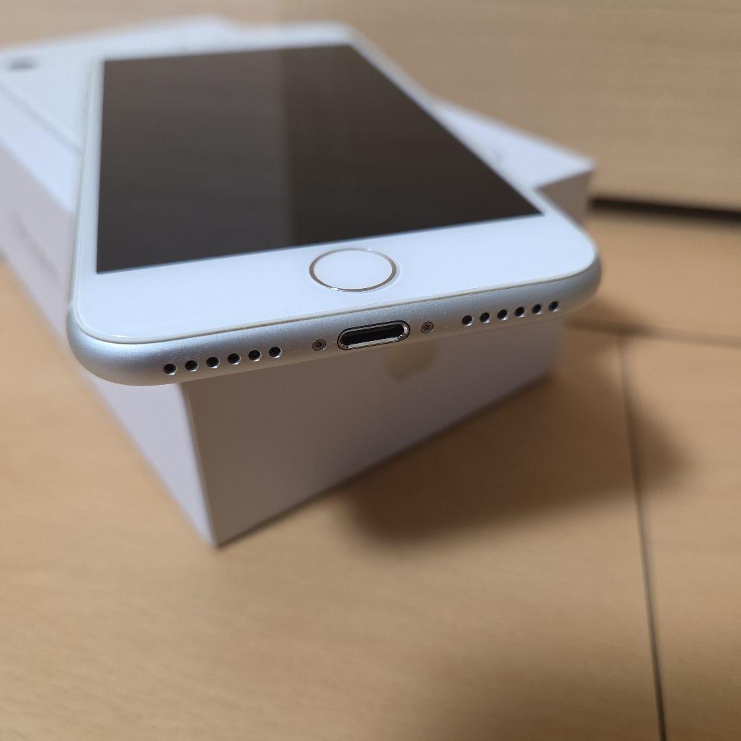 Apple iPhone 8 シルバー 本体と付属品