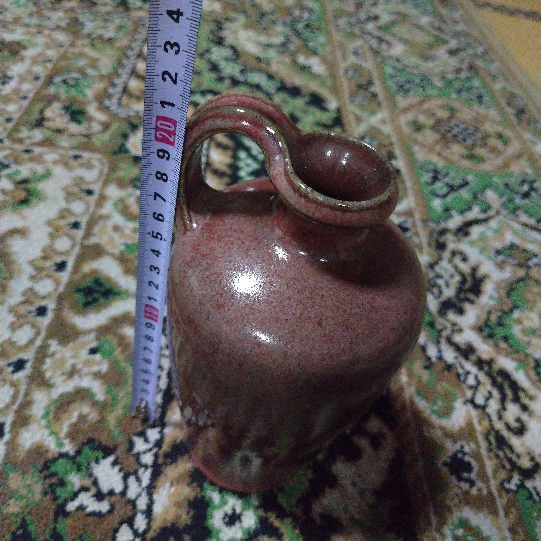 赤土色のハンドル付き陶器瓶　花瓶