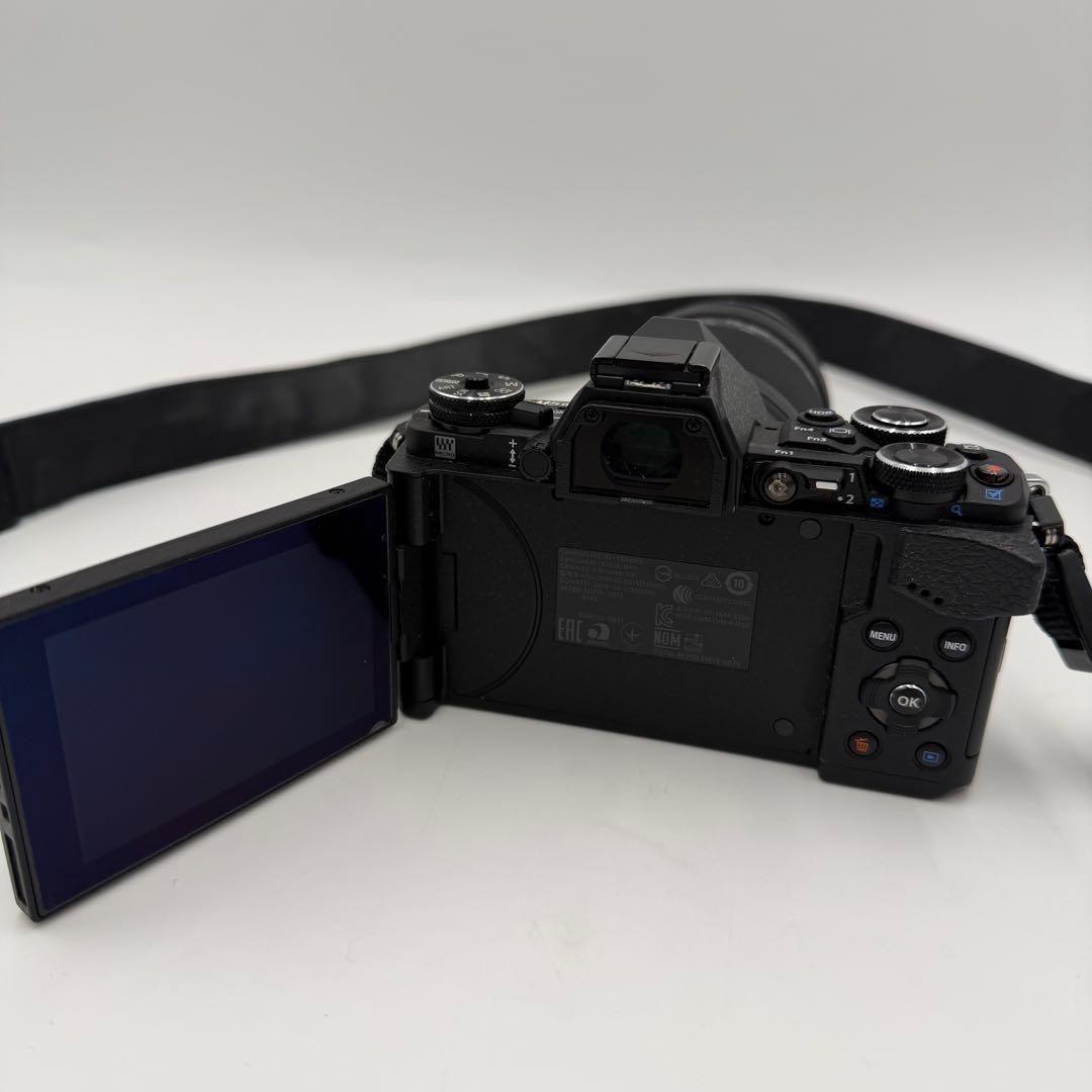 OM-D E-M5 Mark II＋超望遠レンズ 75-300mm+HLD-8