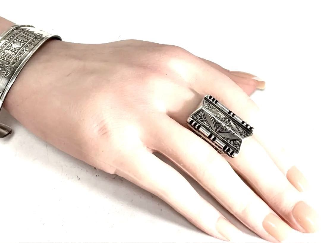 トゥアレグ族　ハンドメイド　さシルバーリング　　(２)