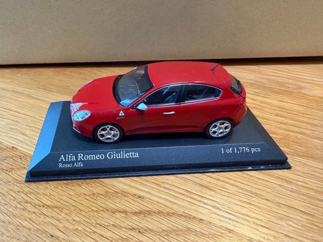 1/43 Alfa Romeo レッド アルファロメオ・ジュリエッタ ミニカー