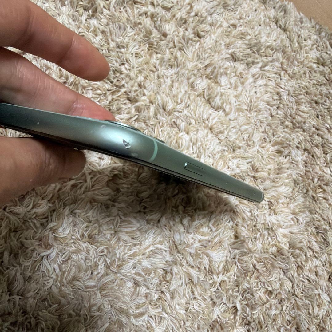 iPhone11 128GB 海外SIMフリー 背面ヒビあり 初期化済