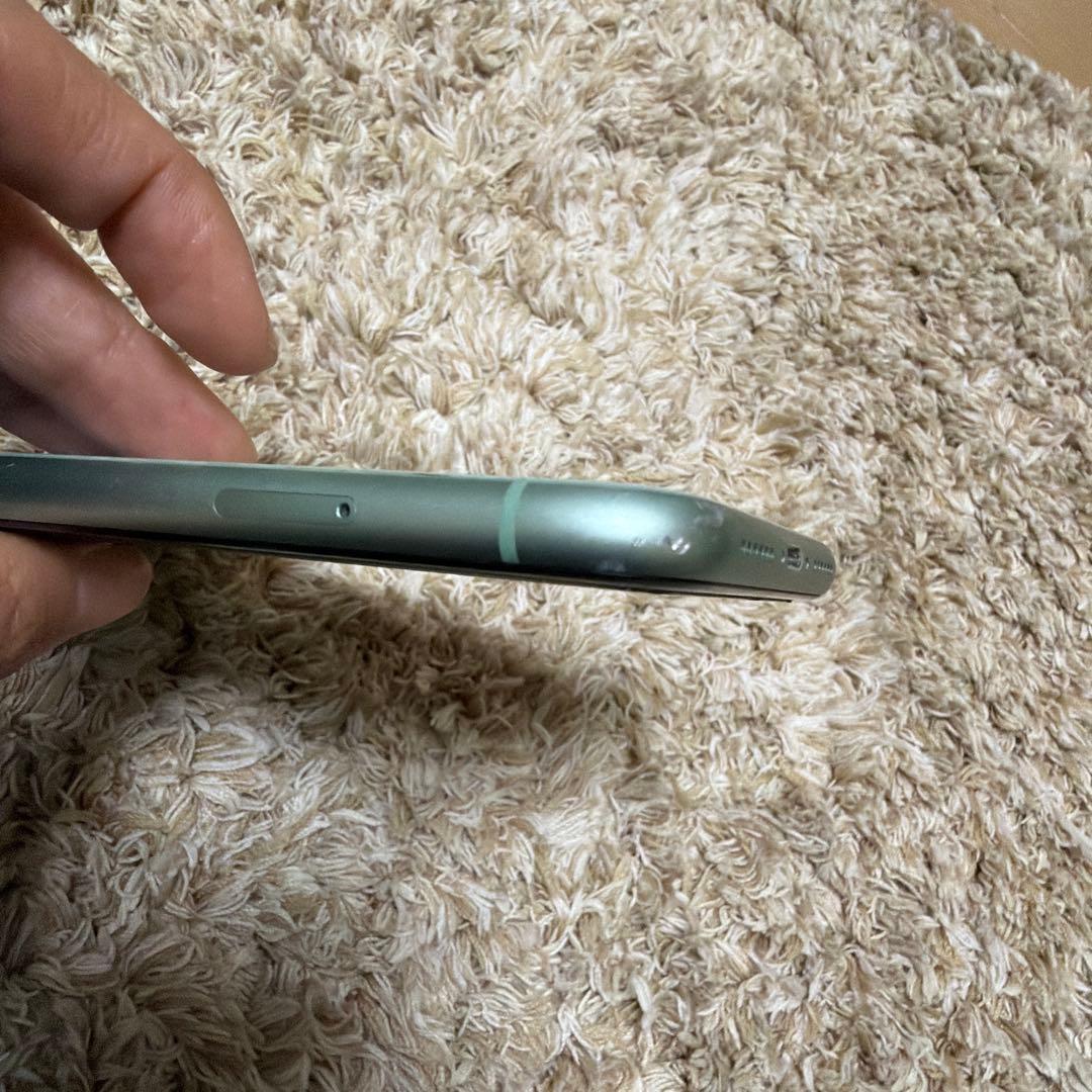 iPhone11 128GB 海外SIMフリー 背面ヒビあり 初期化済