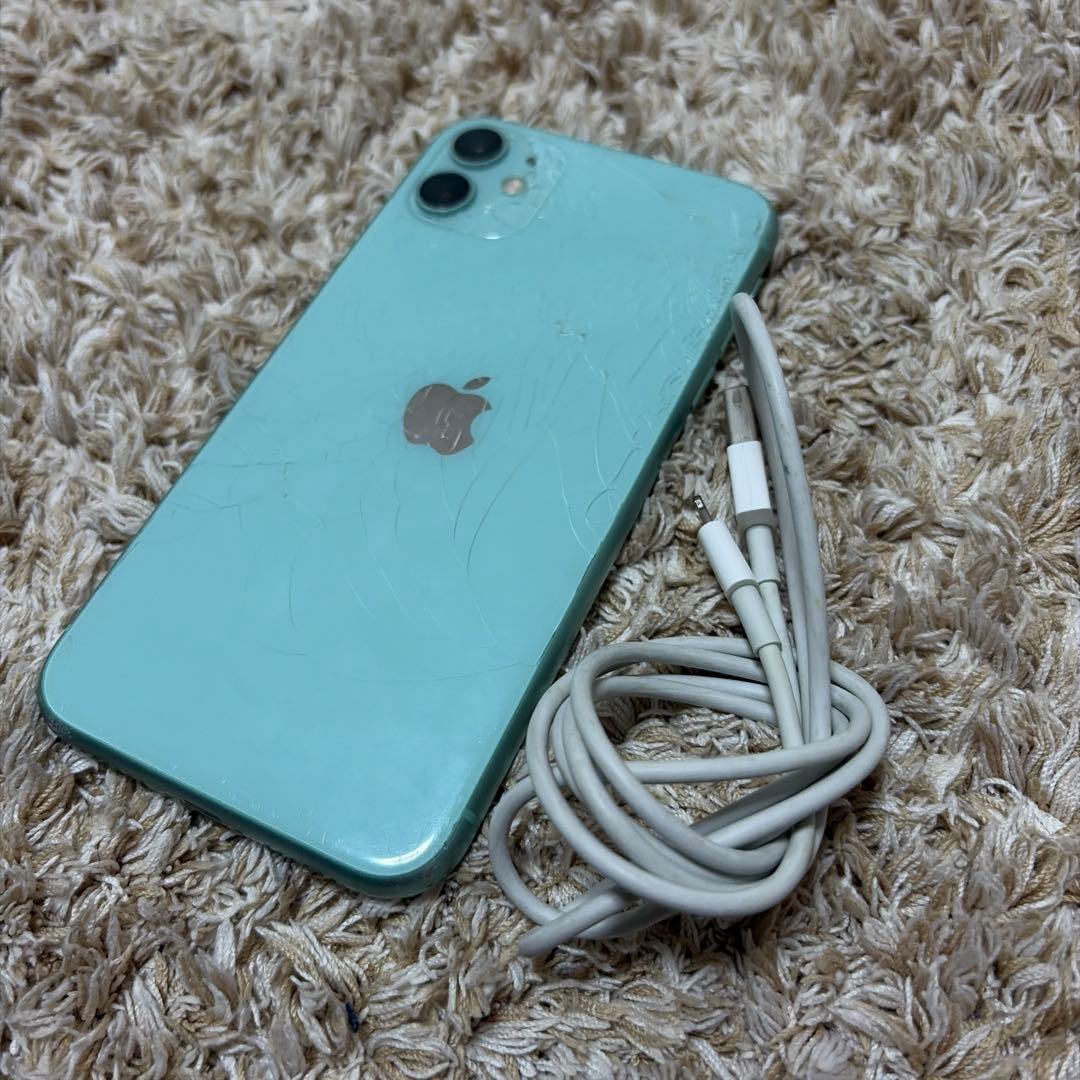 iPhone11 128GB 海外SIMフリー 背面ヒビあり 初期化済