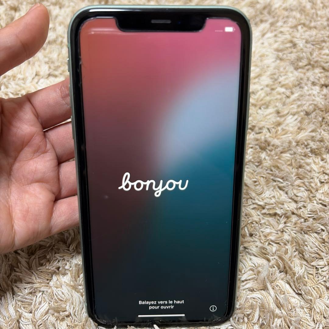 iPhone11 128GB 海外SIMフリー 背面ヒビあり 初期化済