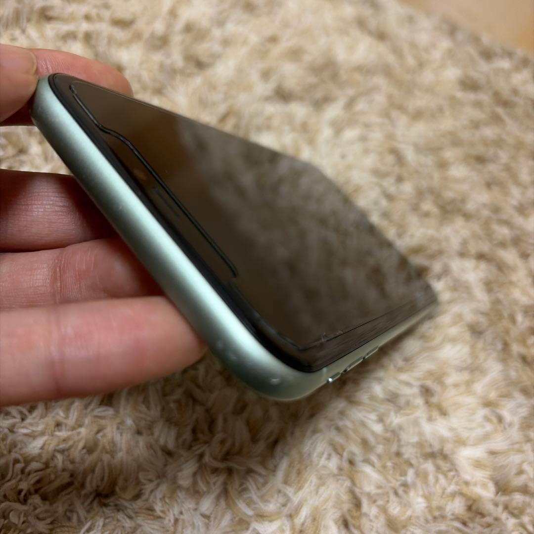 iPhone11 128GB 海外SIMフリー 背面ヒビあり 初期化済