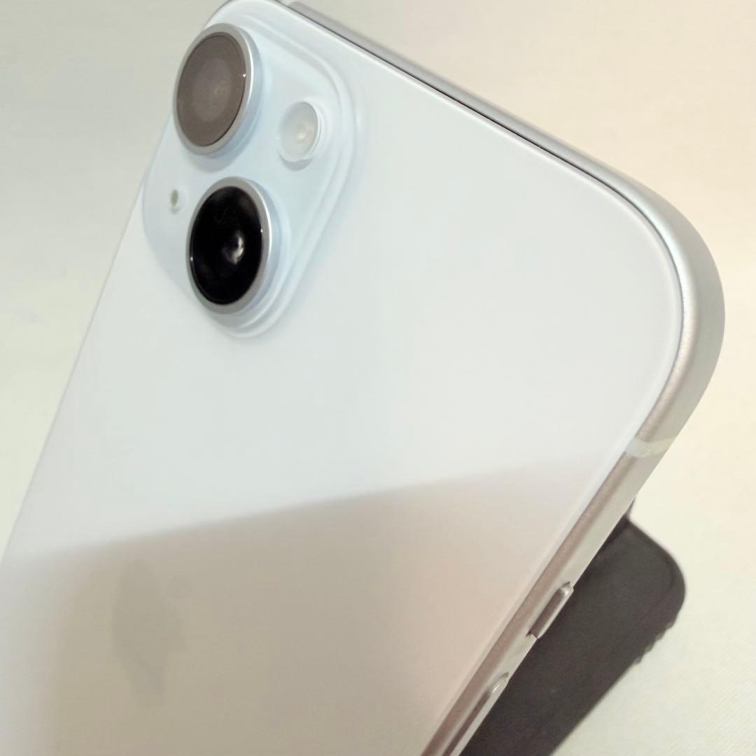 美品　Apple iPhone 15 128gb ブルー