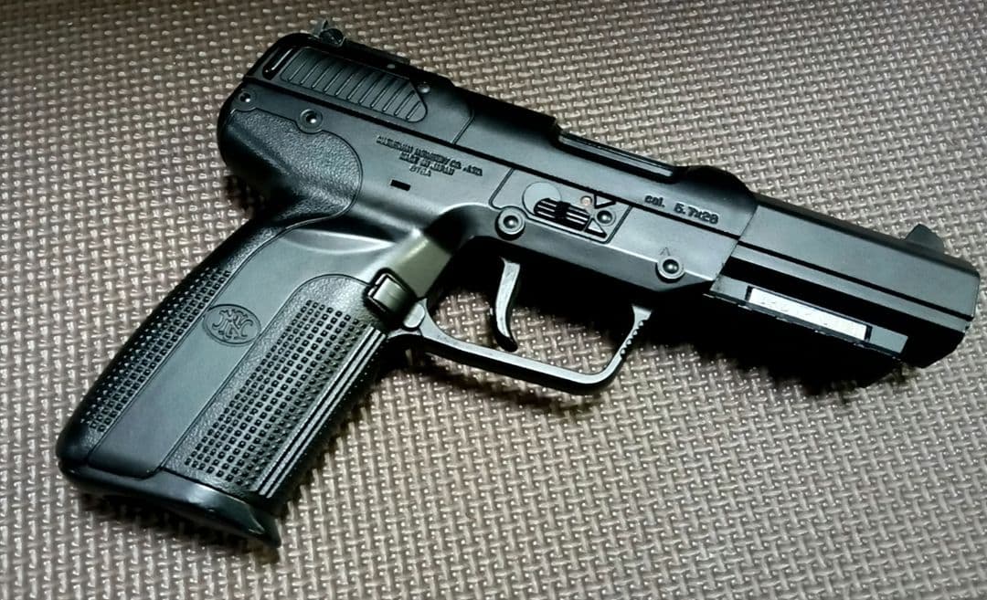 マルシン　ファイブゼブン　co2　ガスガン