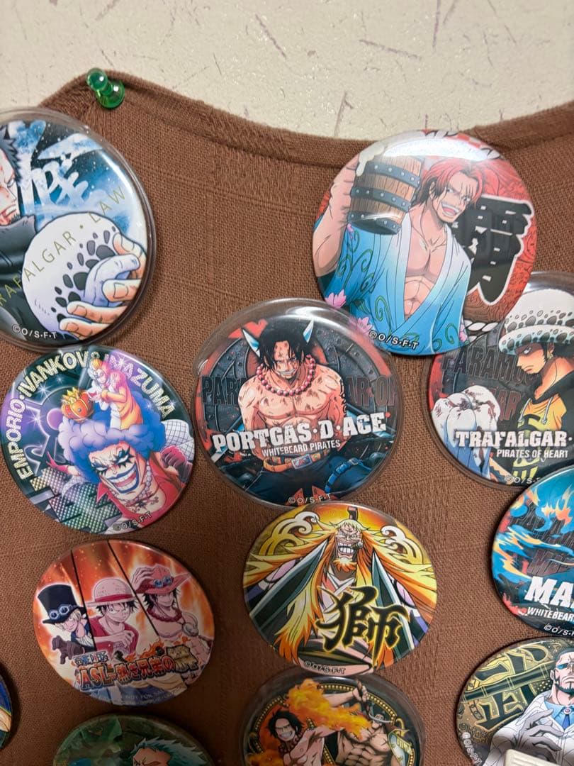 ⬛︎ワンピース ⬛︎FILM GOLD ⬜︎輩缶バッジ⬛︎まとめ売り⬛︎レア多数